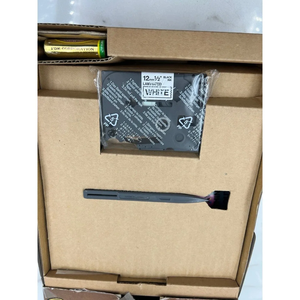 Brother P-Touch PT-1800 Electronic Label Maker System Laminated Tape Open Box
